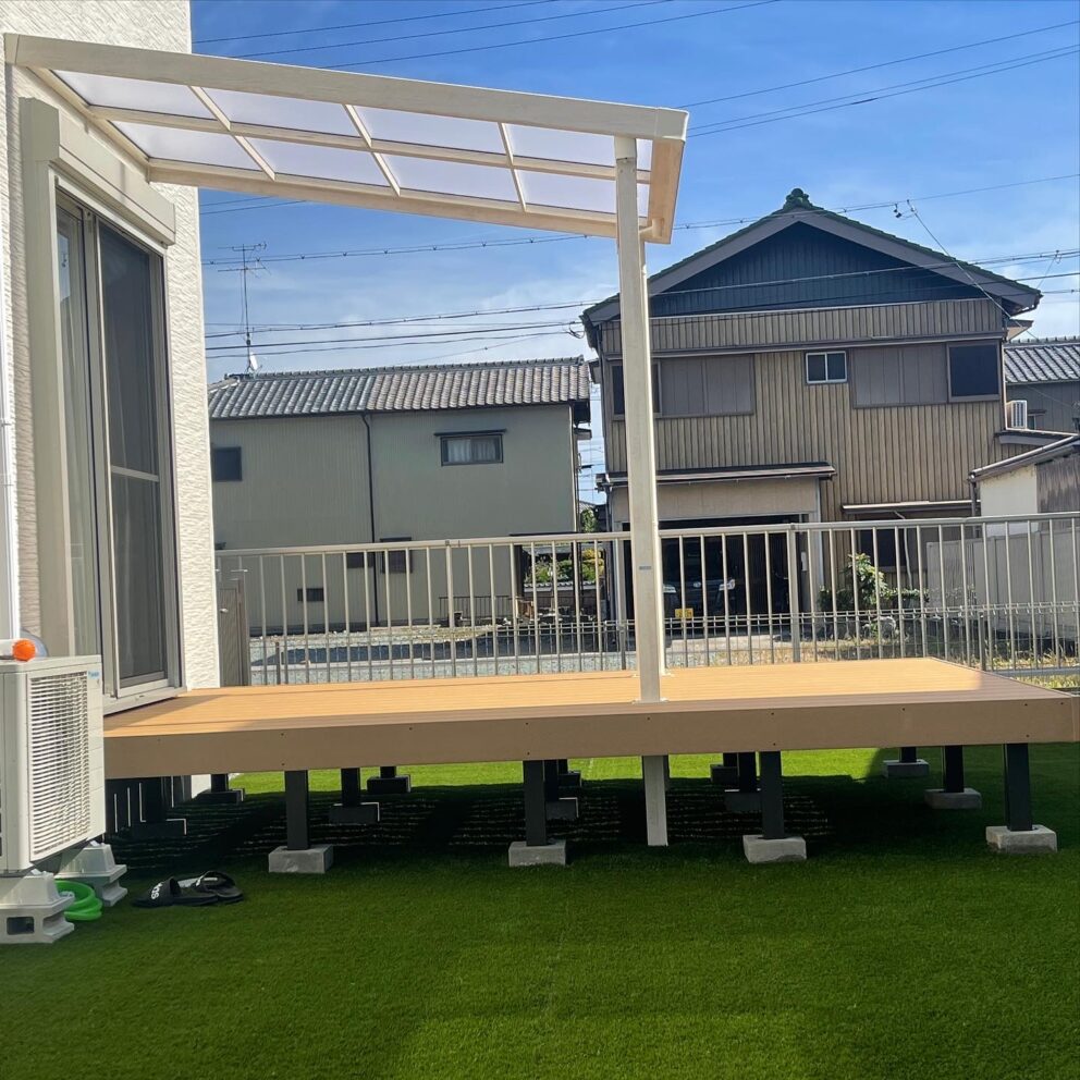 津市　人工芝、ウッドデッキ等アルミ工事 [After] - 2
