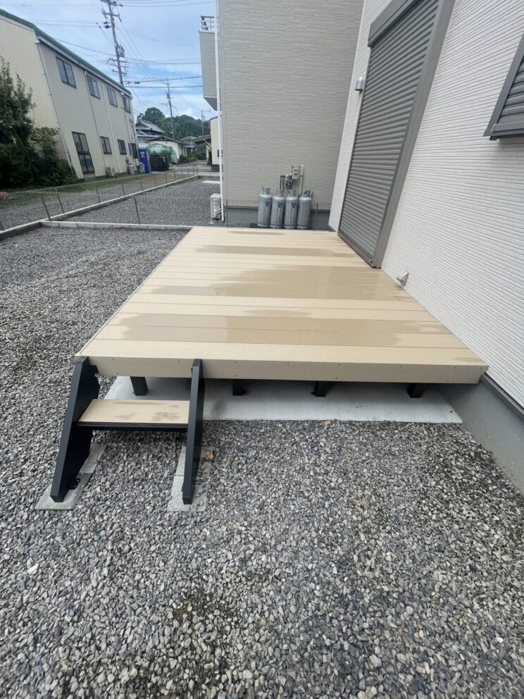 亀山市　ウッドデッキ工事 + 下地コンクリート [After] - 2