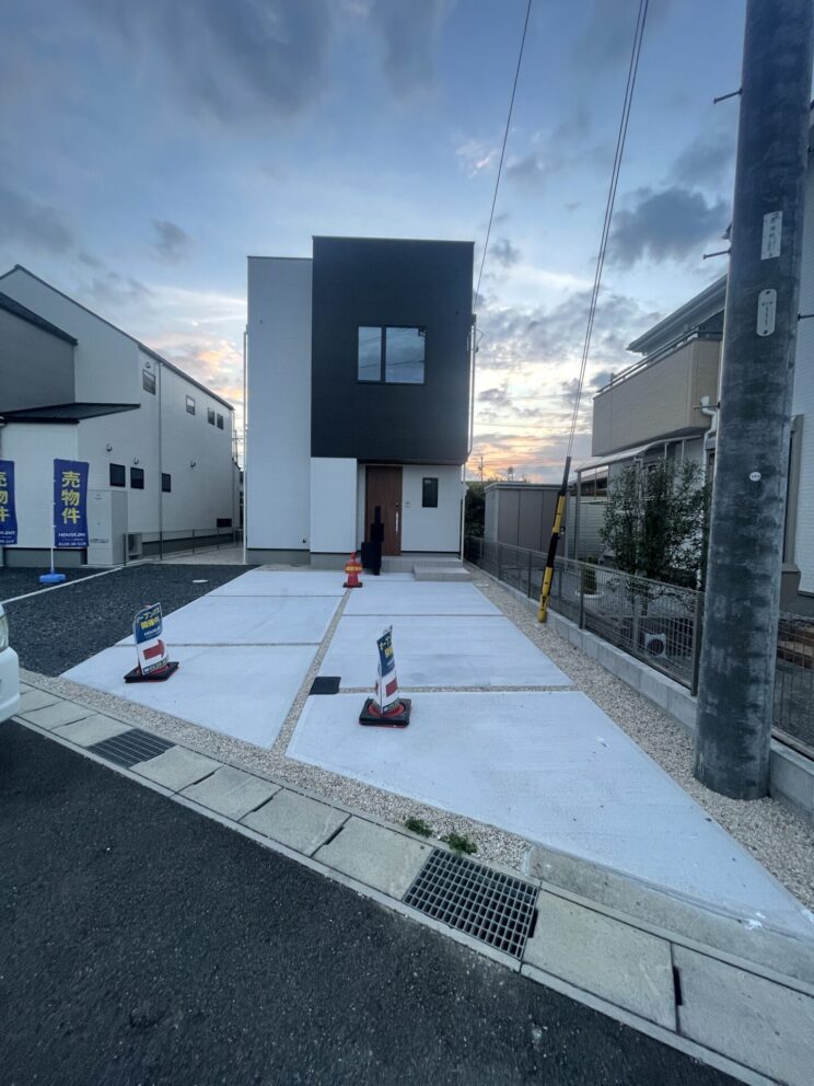 鈴鹿市 LIXIL SW カーポート工事 [Before] - 1