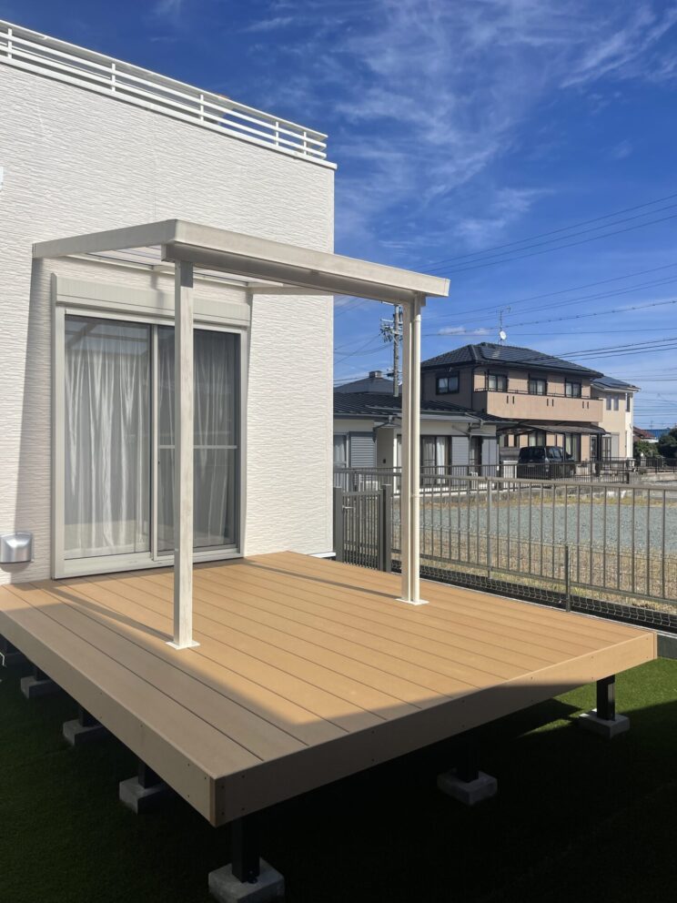 津市　人工芝、ウッドデッキ等アルミ工事 [After] - 1