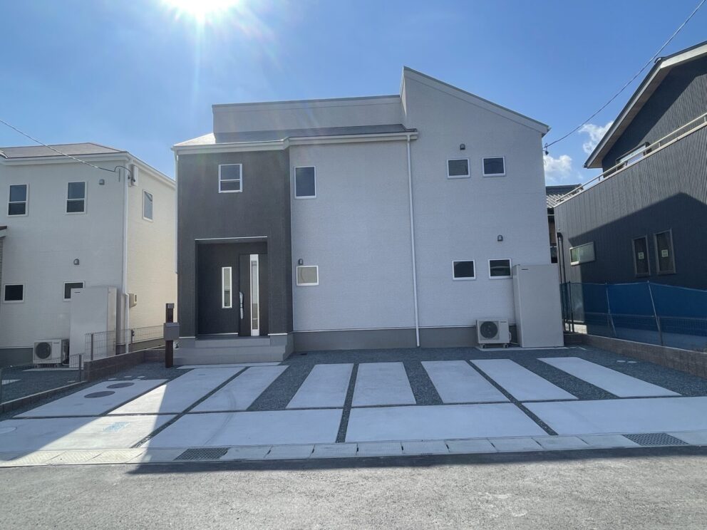 亀山市　駐車場カーポート工事 [Before] - 1