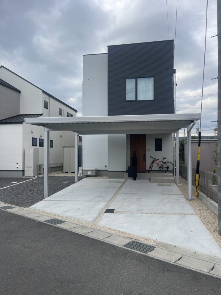 鈴鹿市 LIXIL SW カーポート工事 [After] - 1